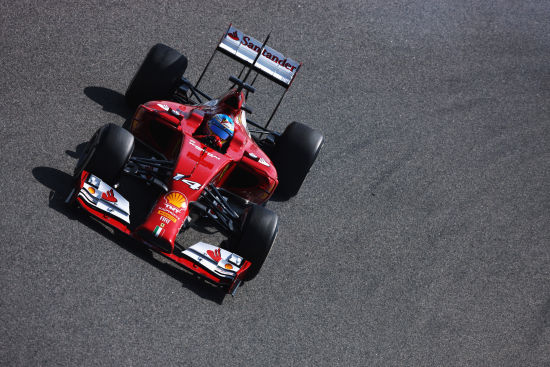 法拉利鏖战梅赛德斯，阿隆索统治全场