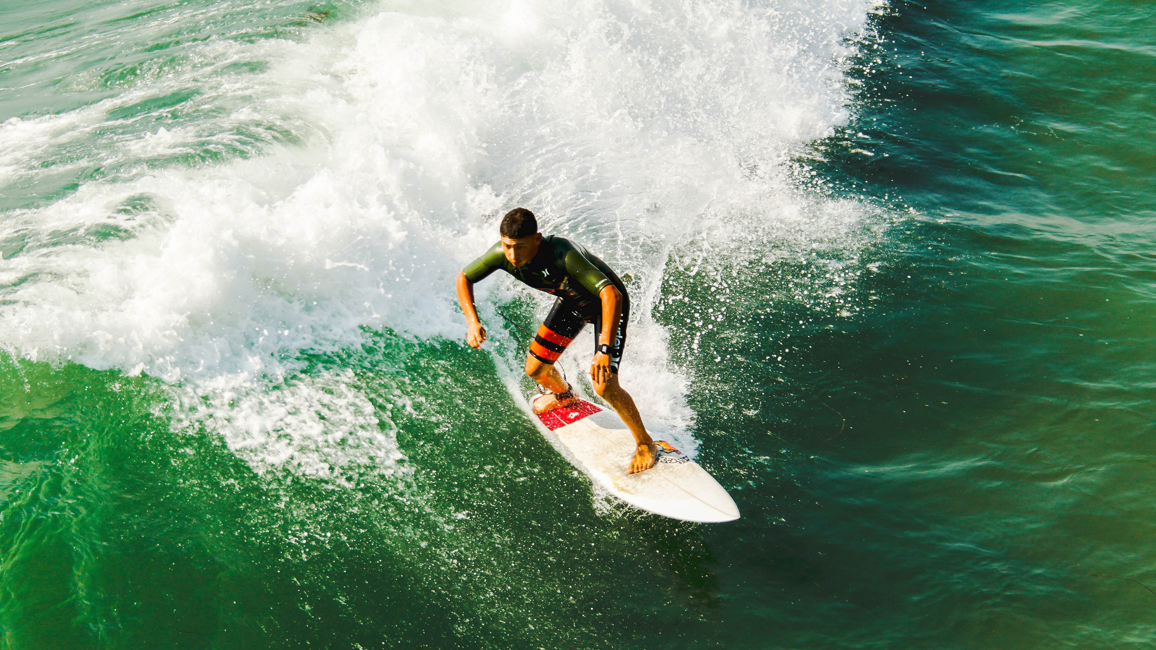 赛道上的艺术，皮亚斯特里关键制胜，阿斯顿马丁力克索伯车队的战术博弈